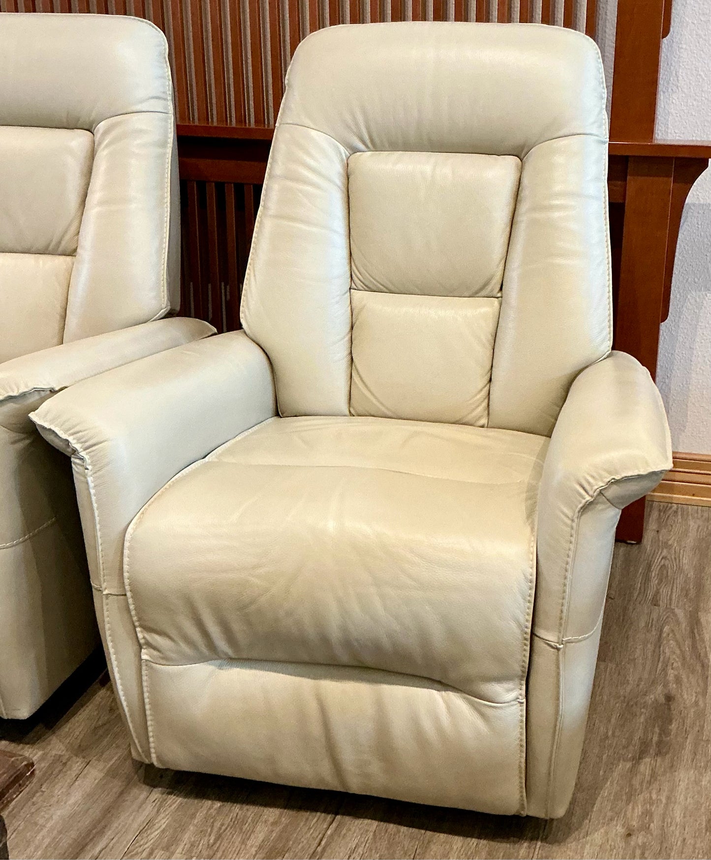 Colorado Power Swivel Recliner