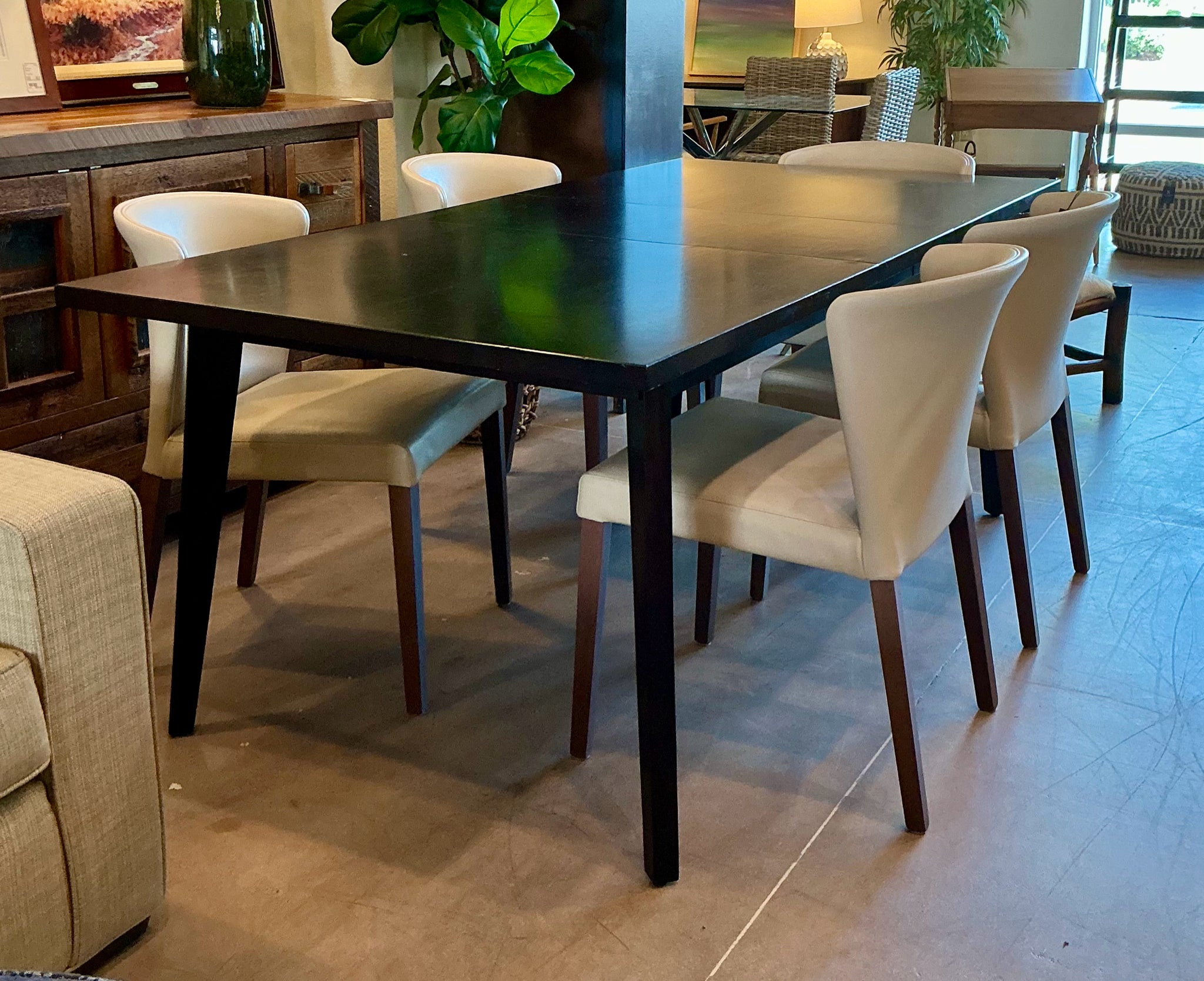 Crate & Barrel Table – consignmyfurniture