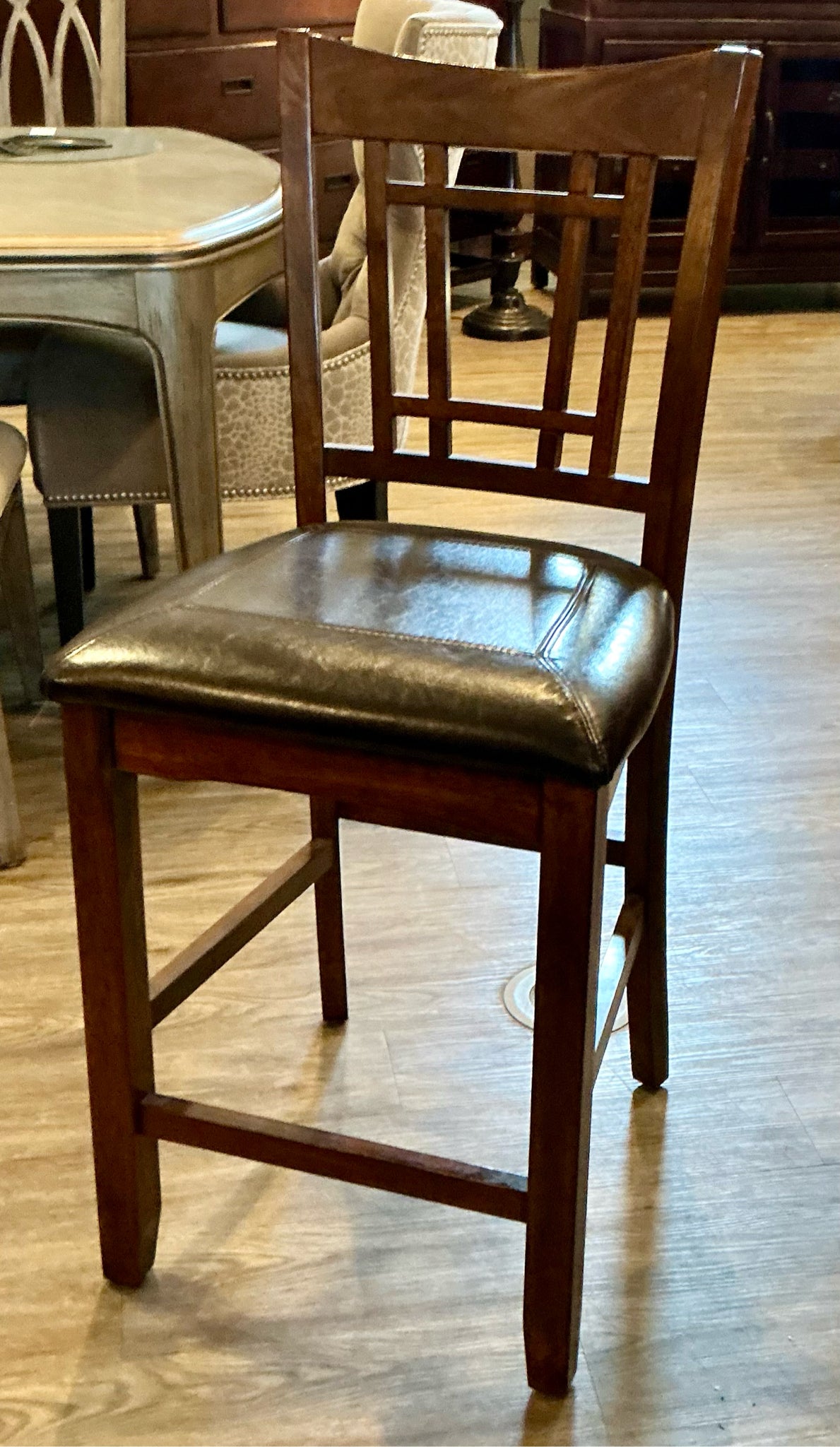 Table & 8 Chairs
