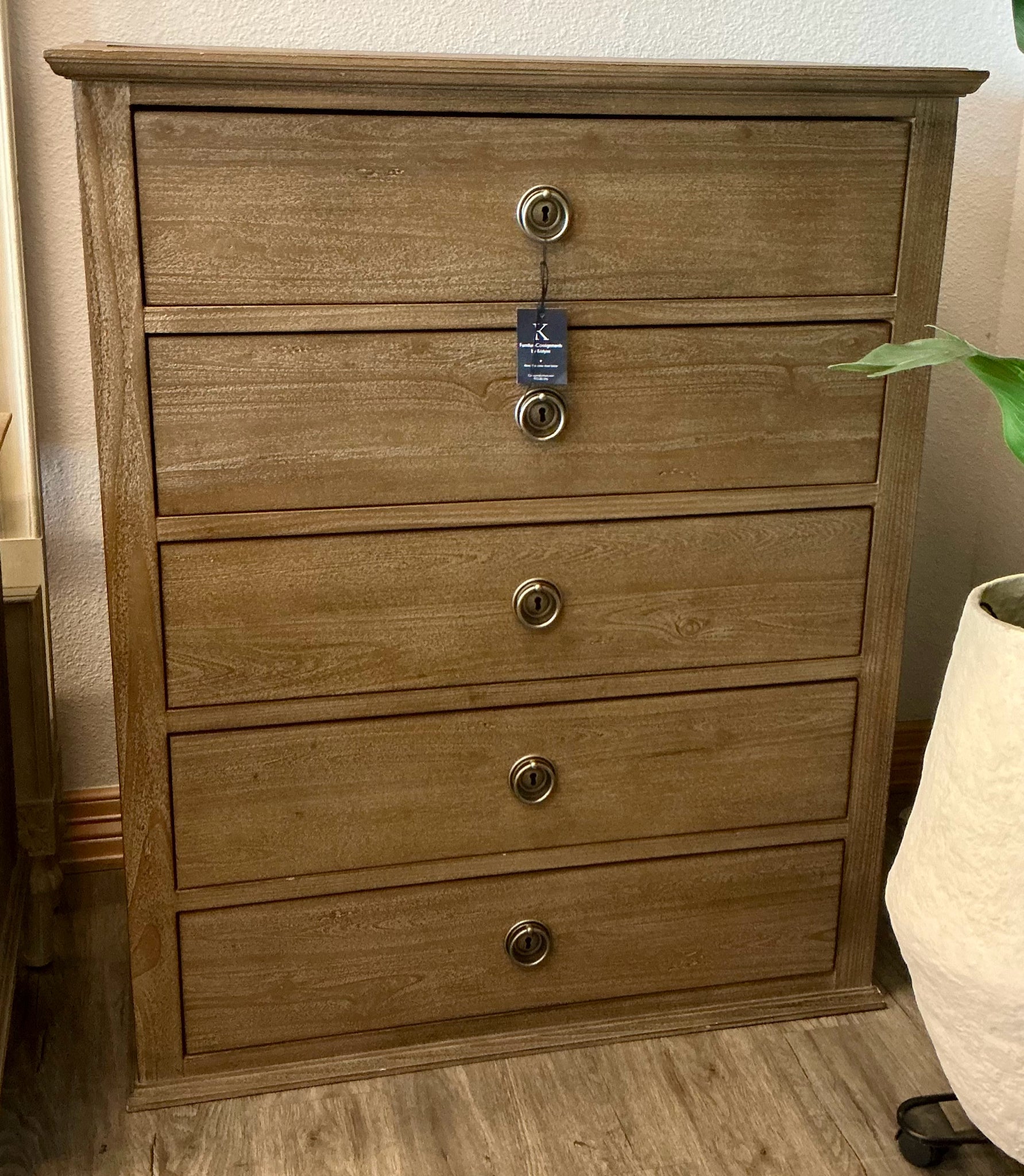 Dresser – consignmyfurniture