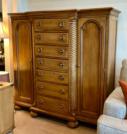 Lexington Gentlemans Chest