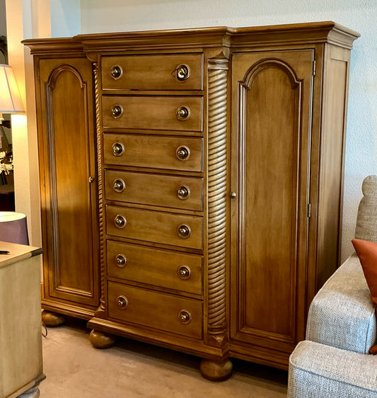 Lexington Gentlemans Chest