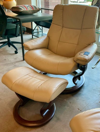 Stressless Chair w/Ottoman