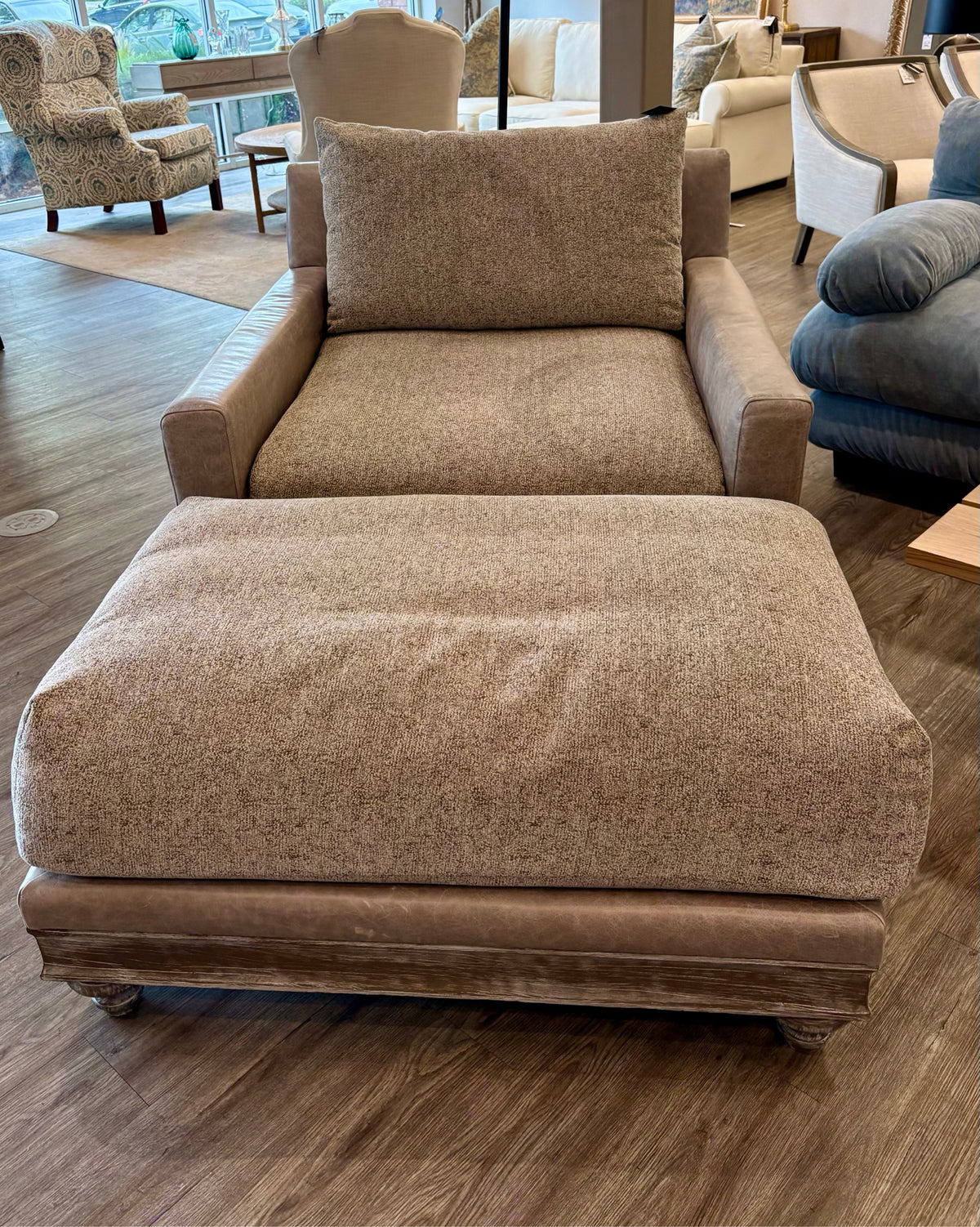 Chair w/Ottoman