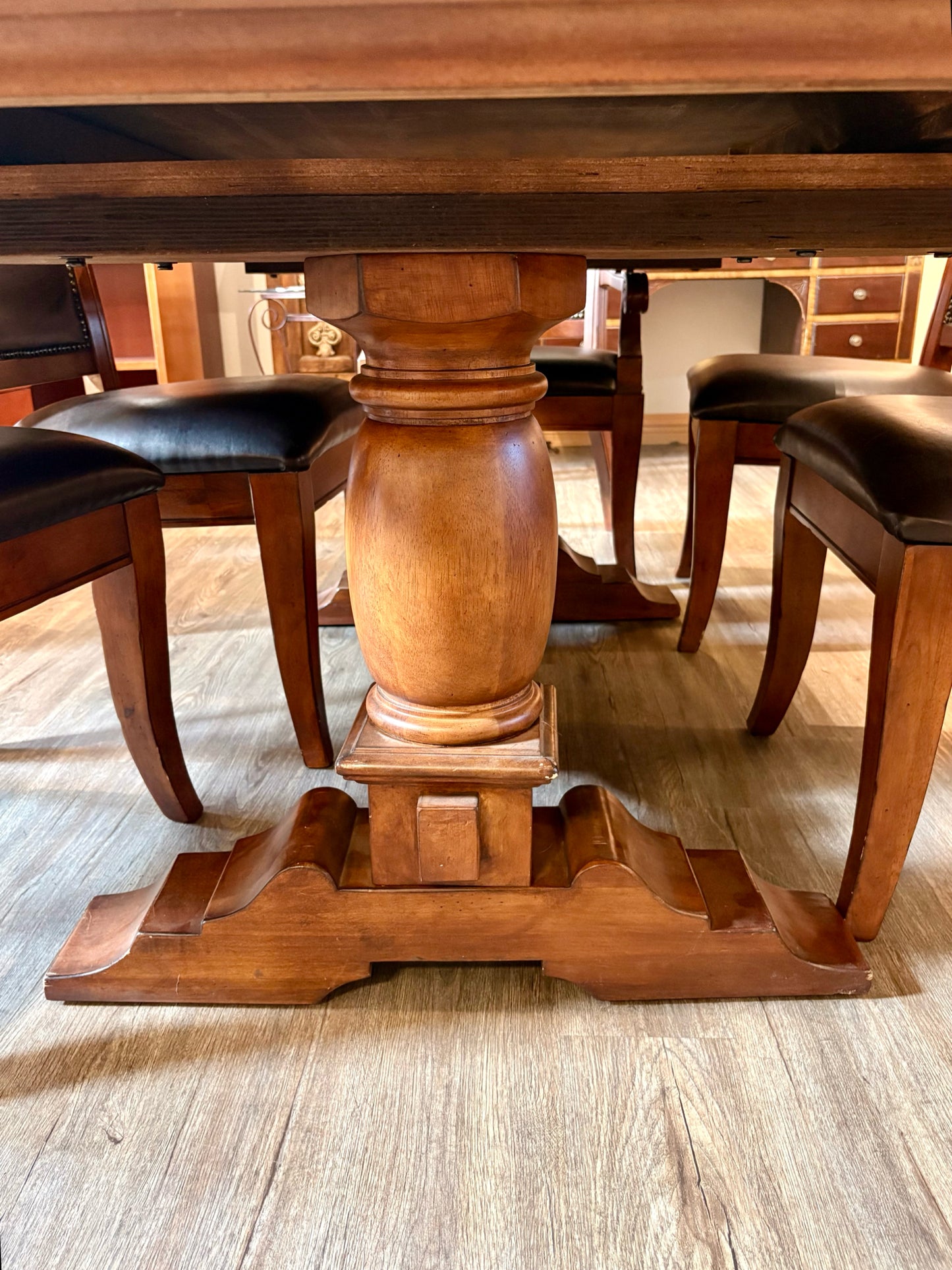 Table & 6 chairs