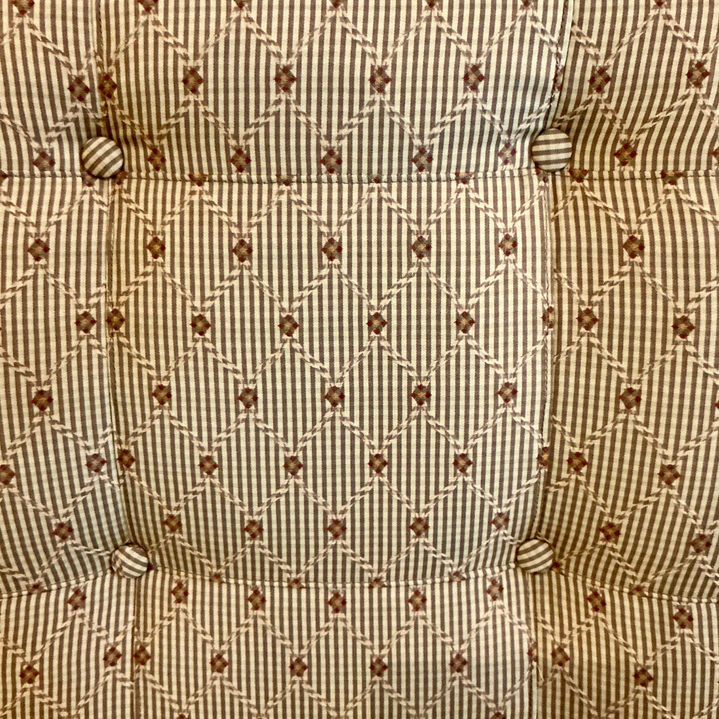 Ethan Allen Table & 6 Chippendale Style Chairs & 2 Verlain Arm Chairs