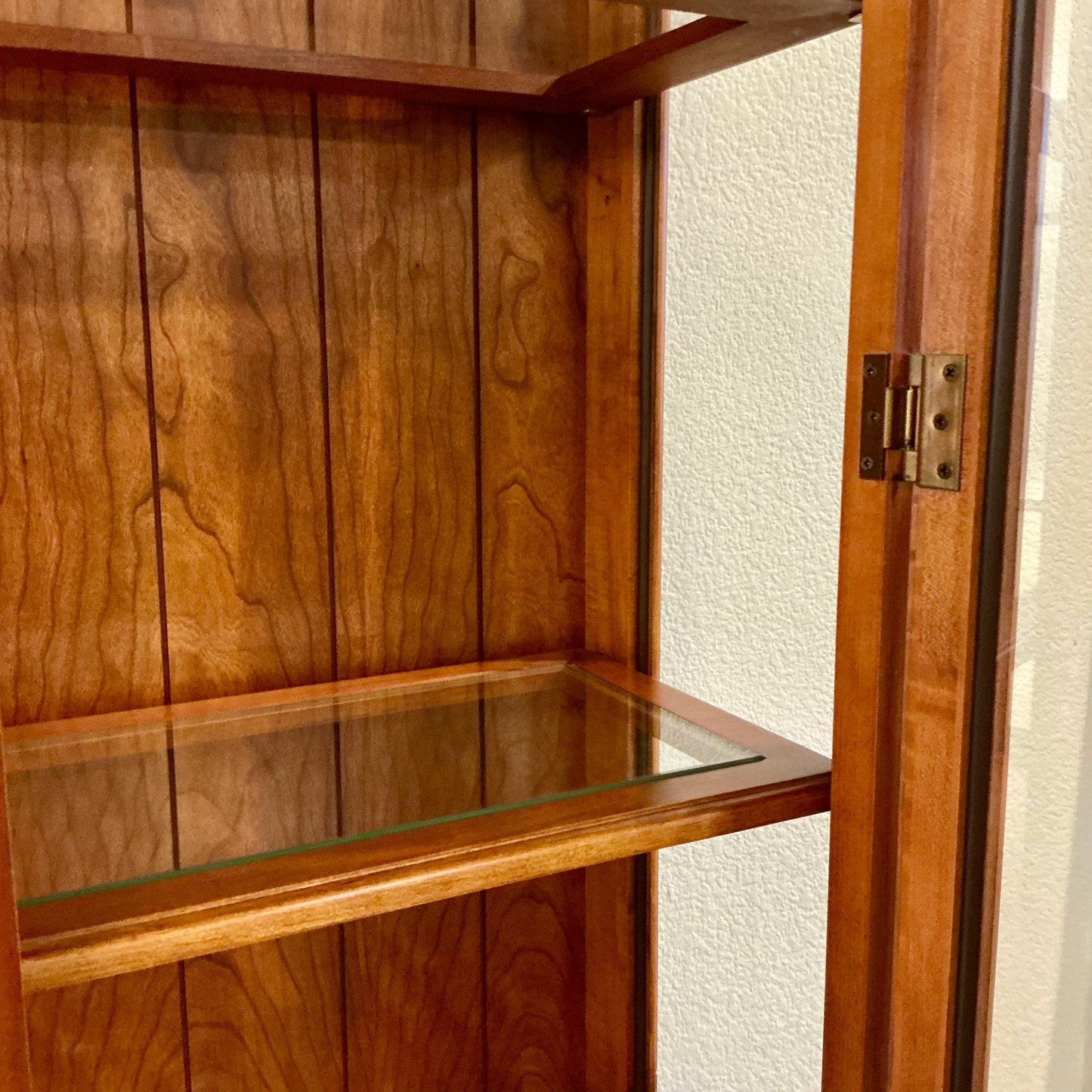 Thomasville China Hutch