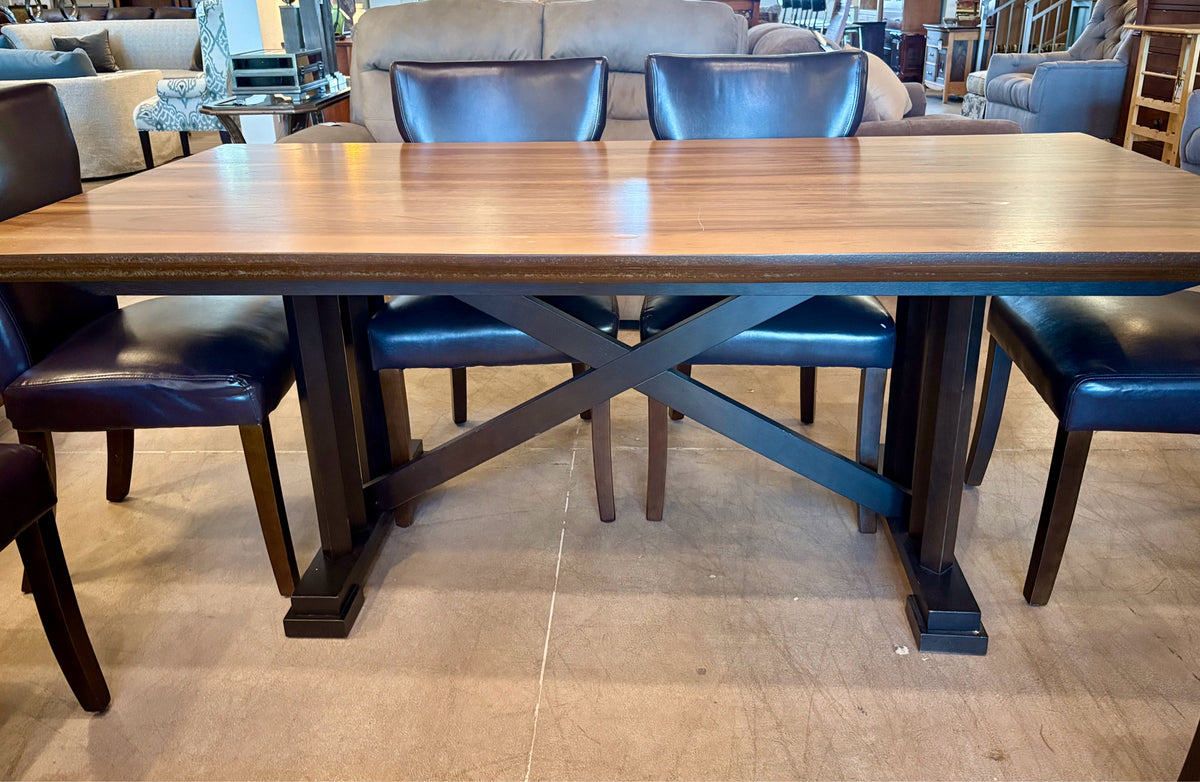 Dining Table & Chairs