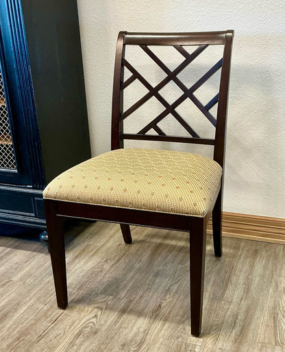 Ethan Allen Table & 6 Chippendale Style Chairs & 2 Verlain Arm Chairs