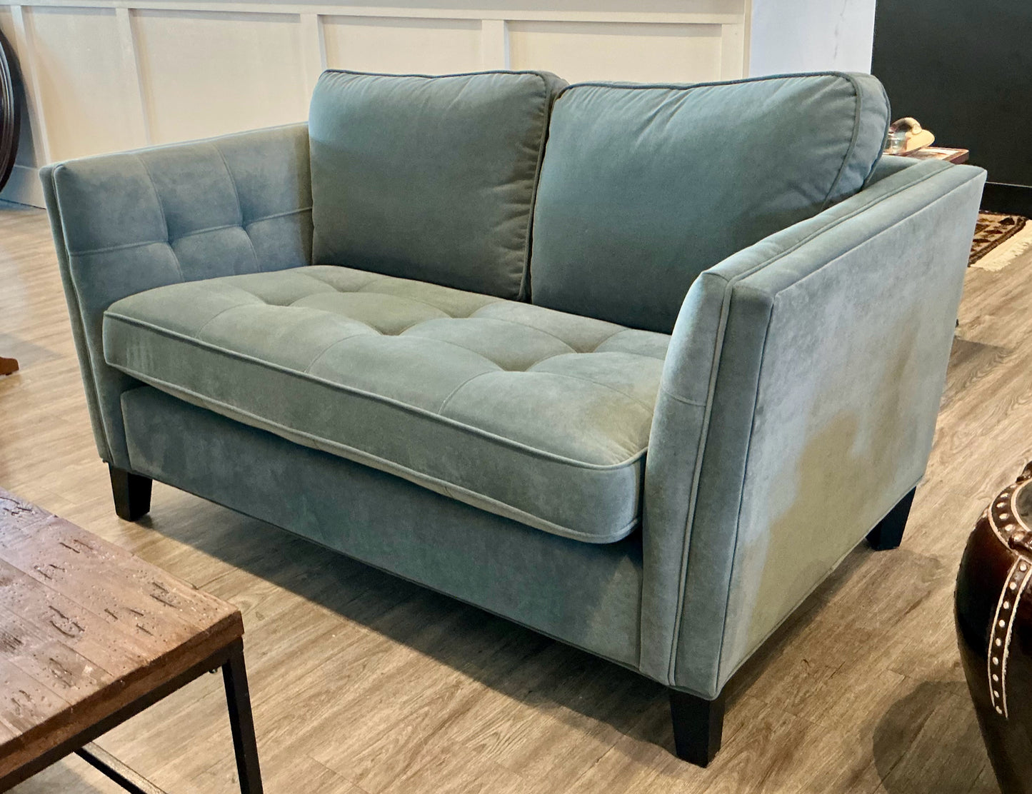 Vista Loveseat