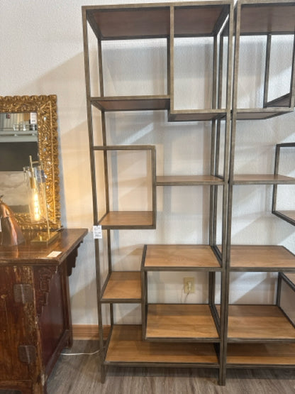 Universal Furniture Etagare