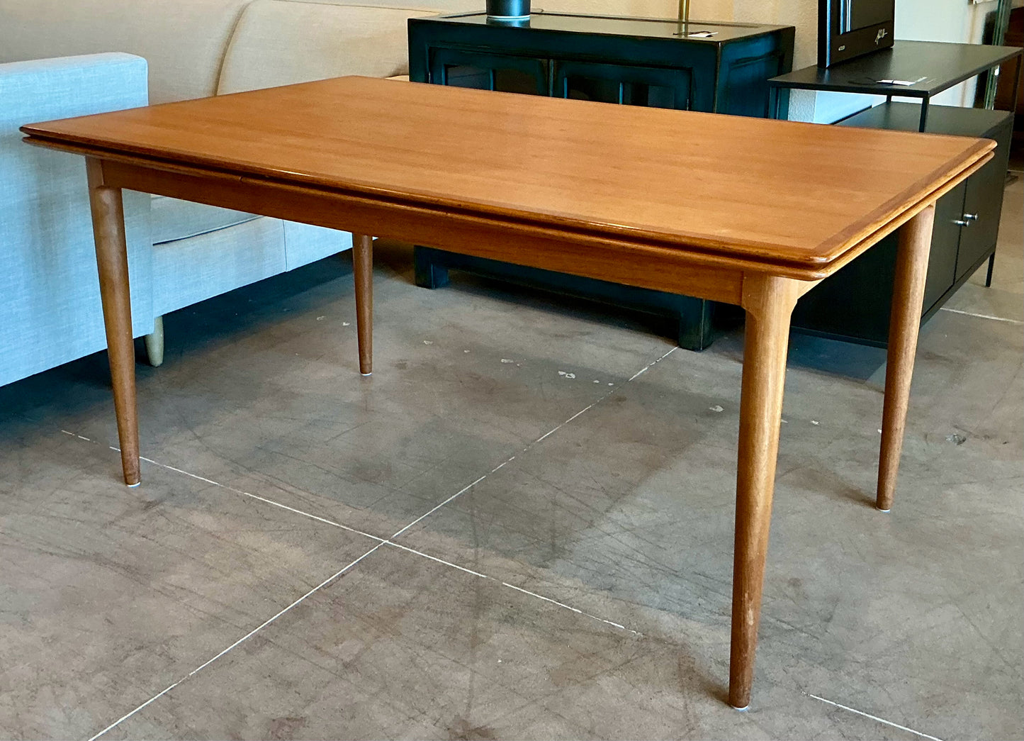 Made in Denmark Table & 5 Chairs
