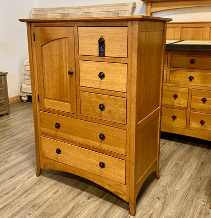 J&R Woodworking Chest