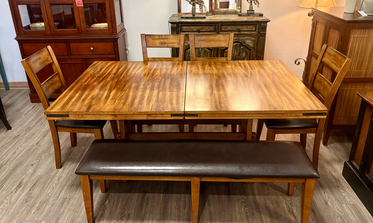 Table & 4 Chairs & Bench