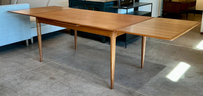Made in Denmark Table & 5 Chairs