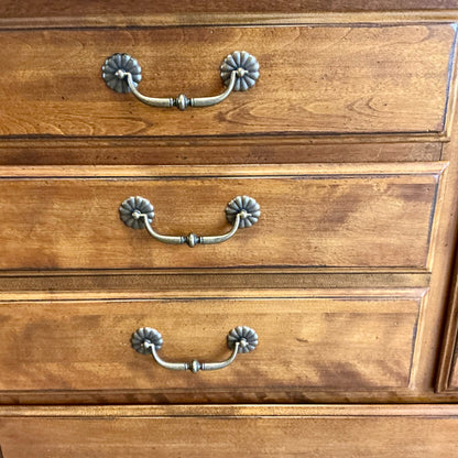 Etyjhan Allen Dresser