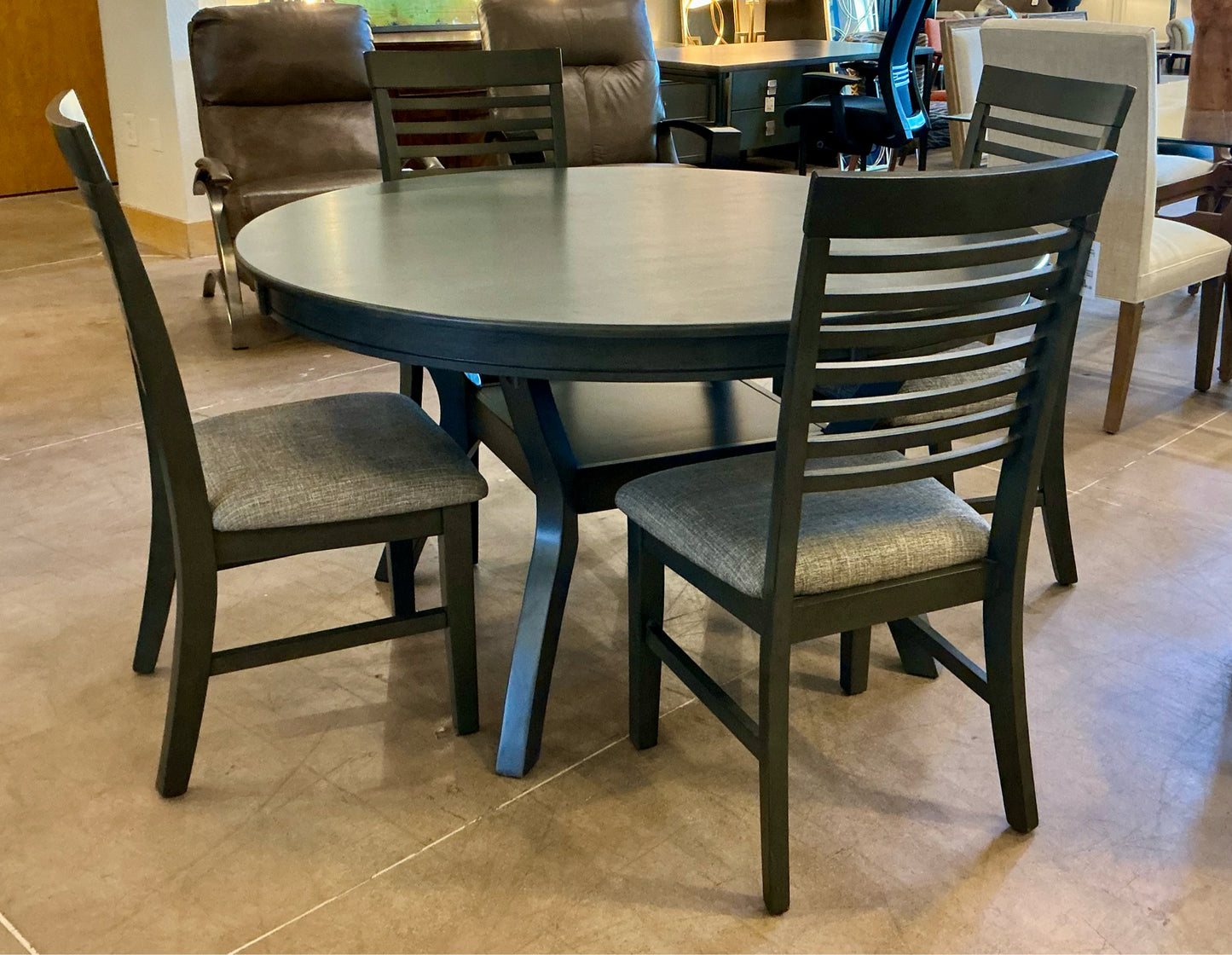 Cali - Condor MFG Table & 4 Chairs