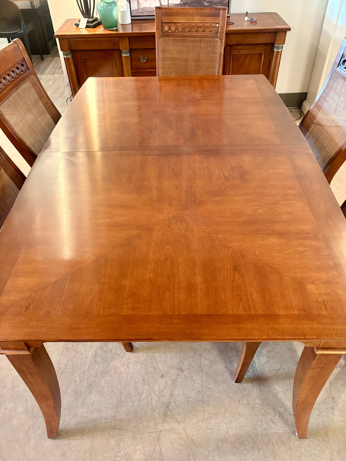 Lexington Dining Table & Chairs