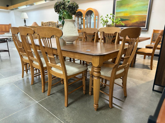 Canadel Table & 8 Chairs