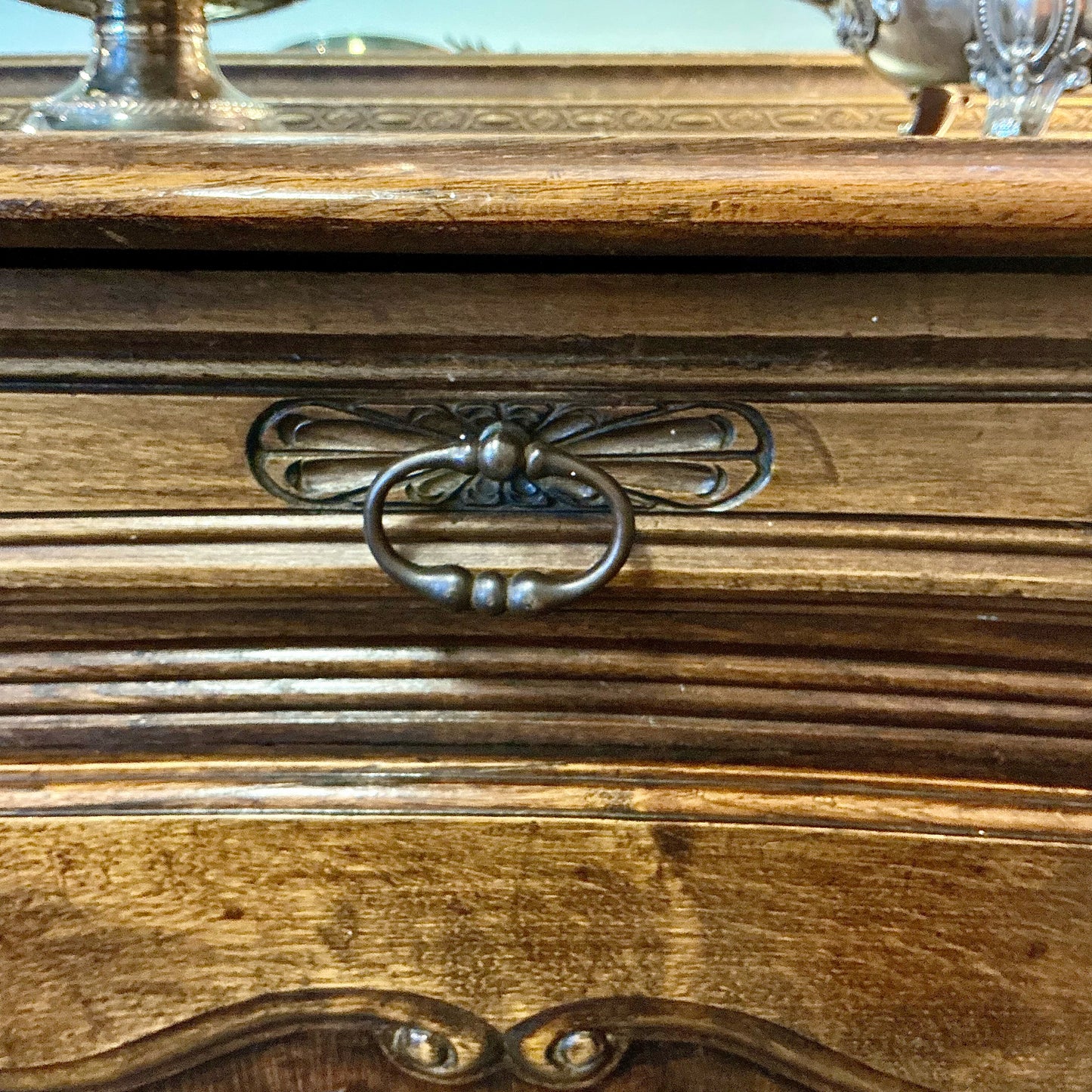 Side Board