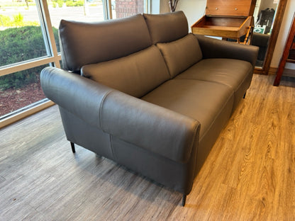 ODEON Loveseat