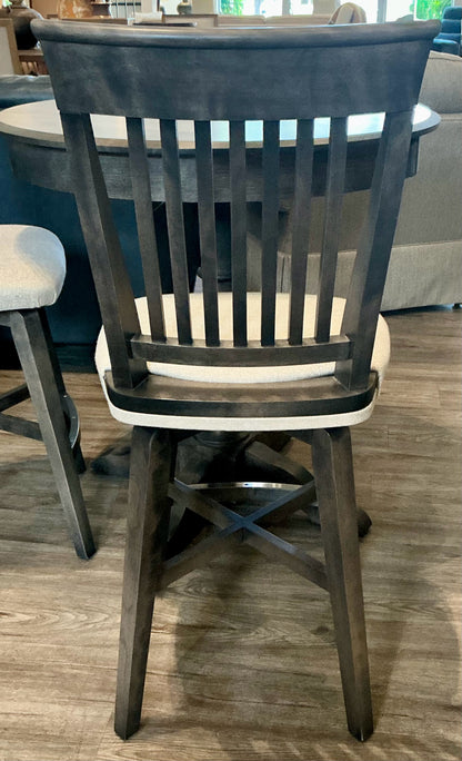 Canadel Dining Table & Chairs