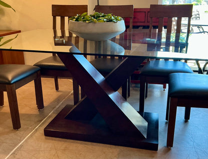 Table & 8 Chairs