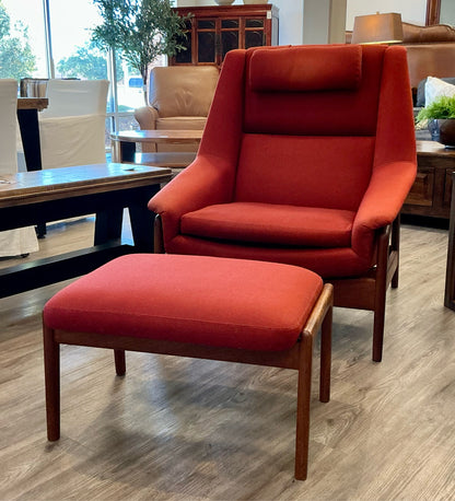 Dux 'Profil' Lounge Chair and Ottoman