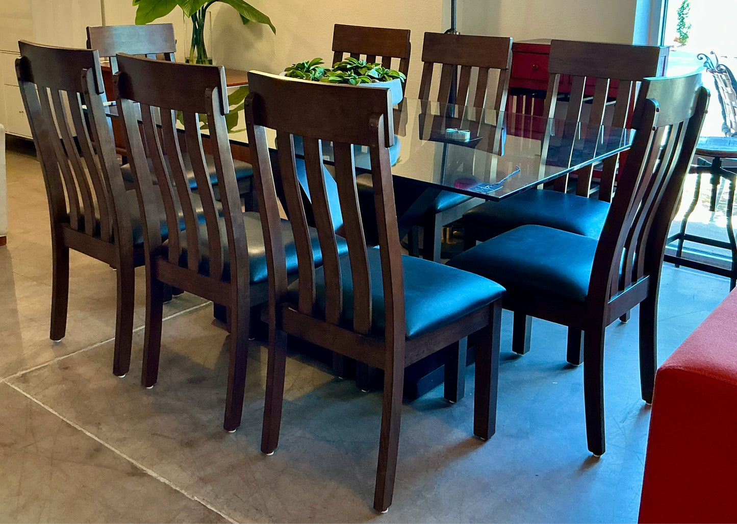 Table & 8 Chairs