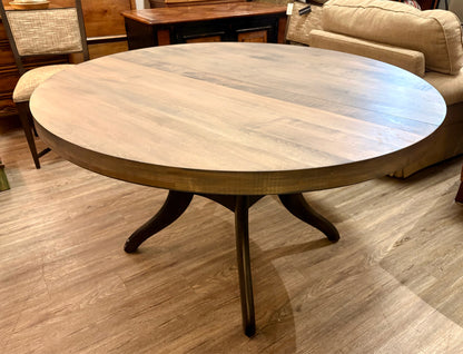 Saloom Table