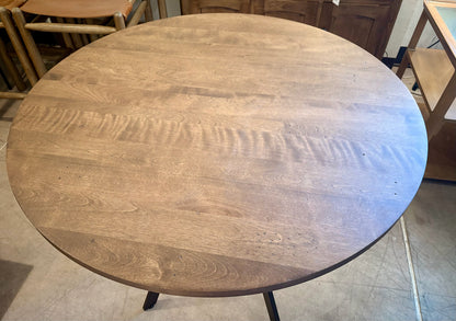 Forma Table & 2 Chairs