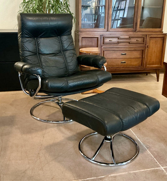 Vintage Ekornes Chair w/Ottoman
