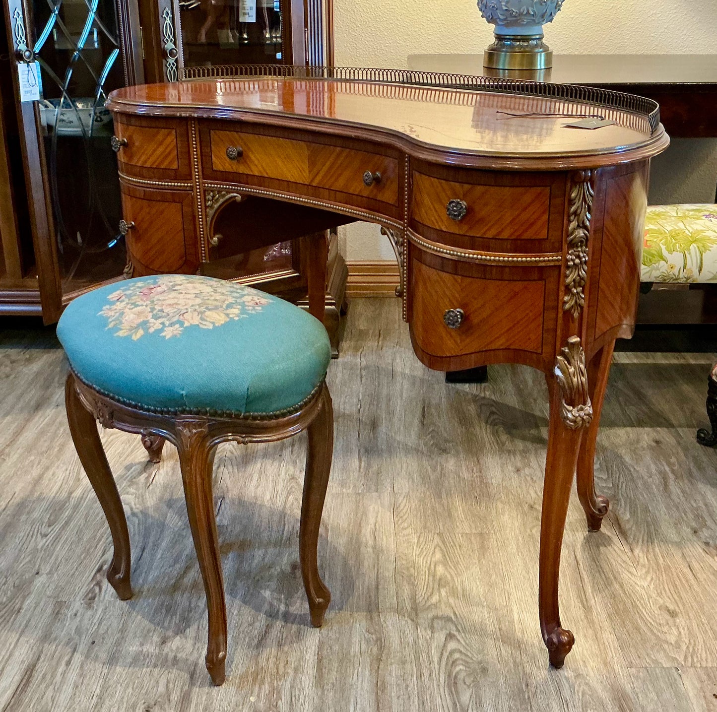 Desk & Chair