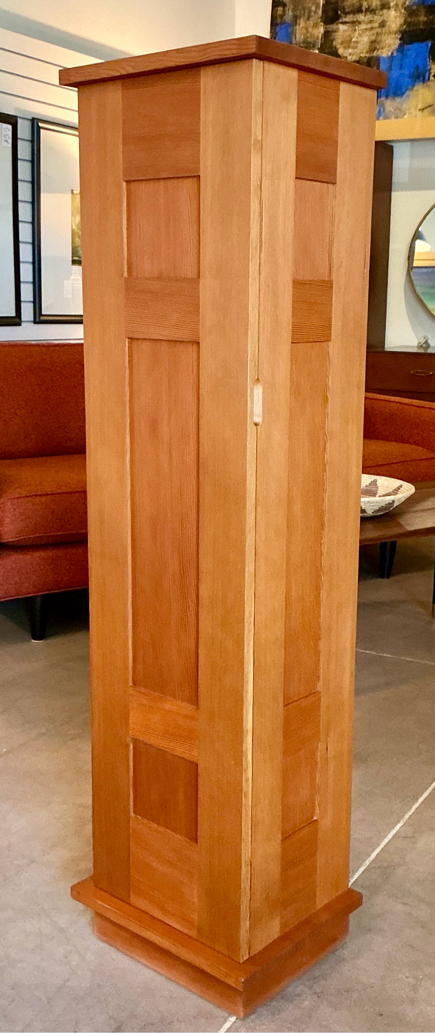 MEK designs Cabinet