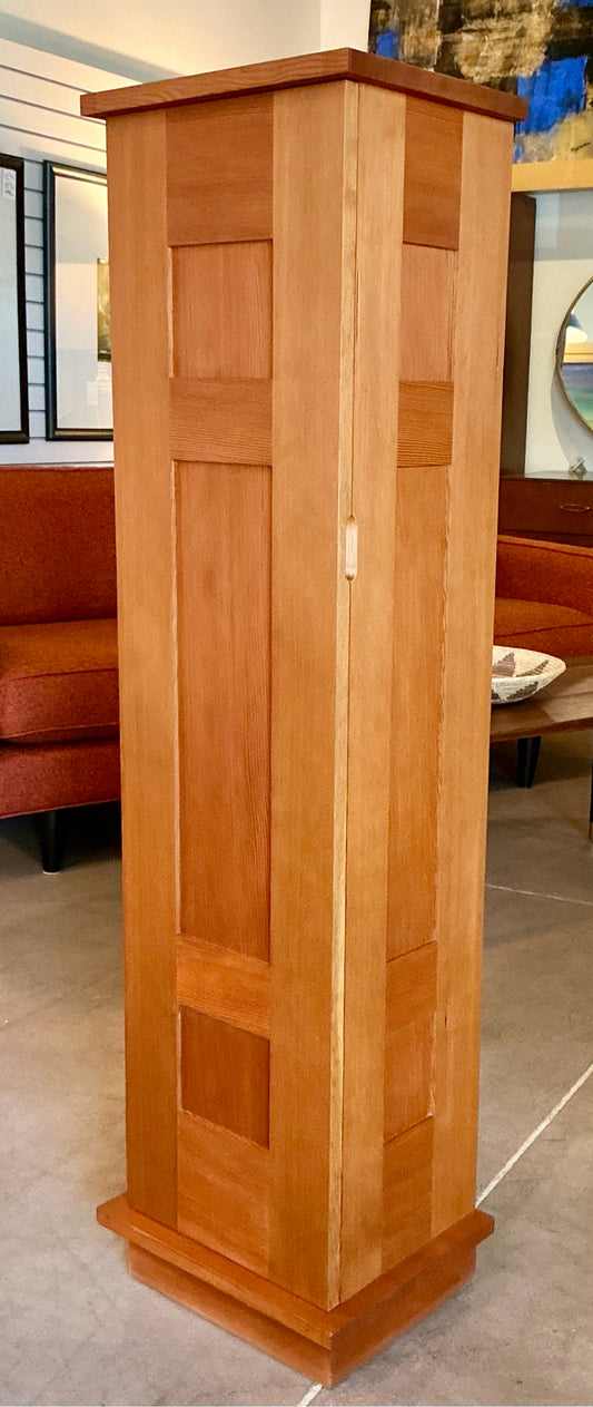 MEK designs Cabinet