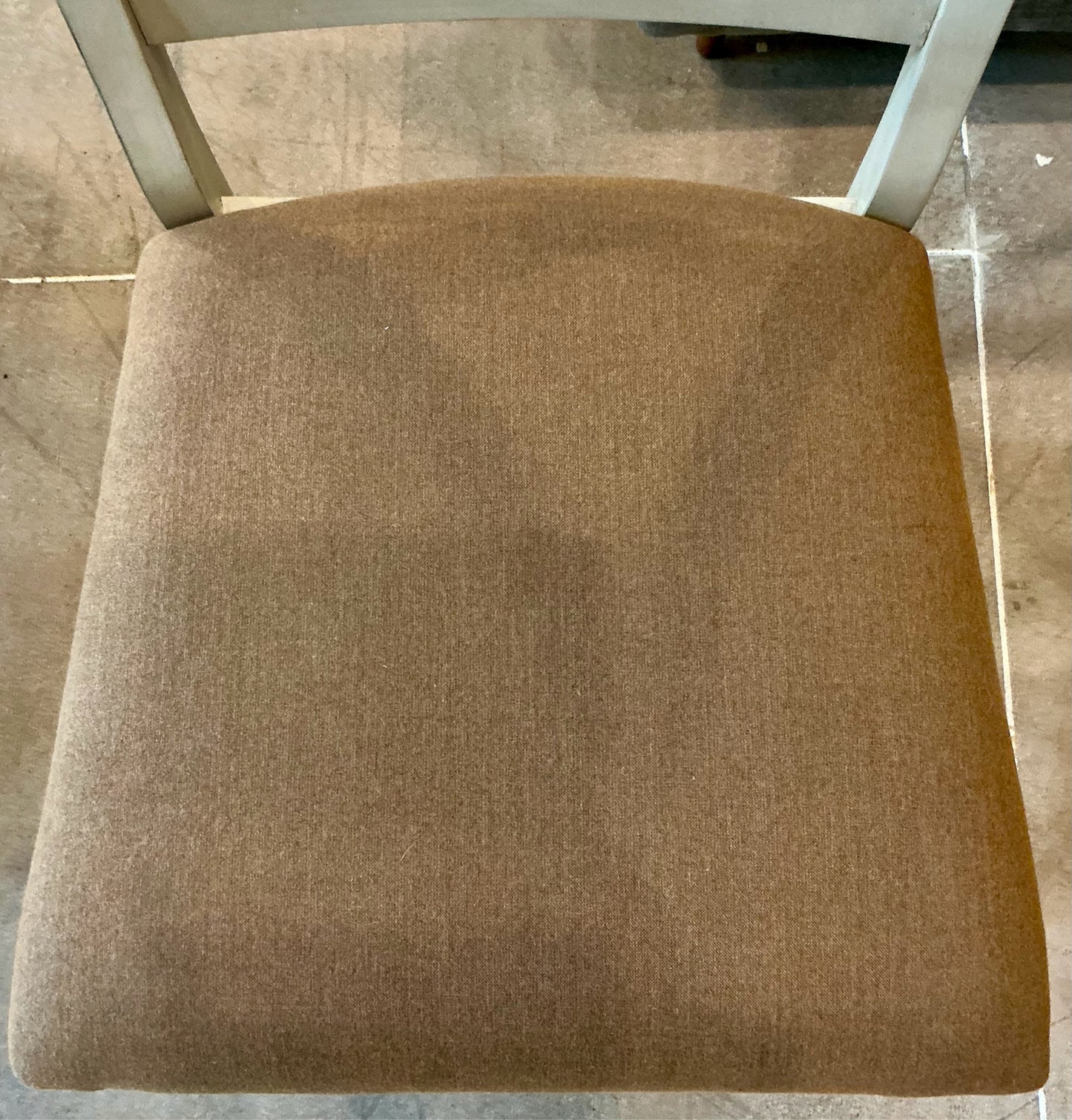 Bayside by Whalen Dining Table & Chairs