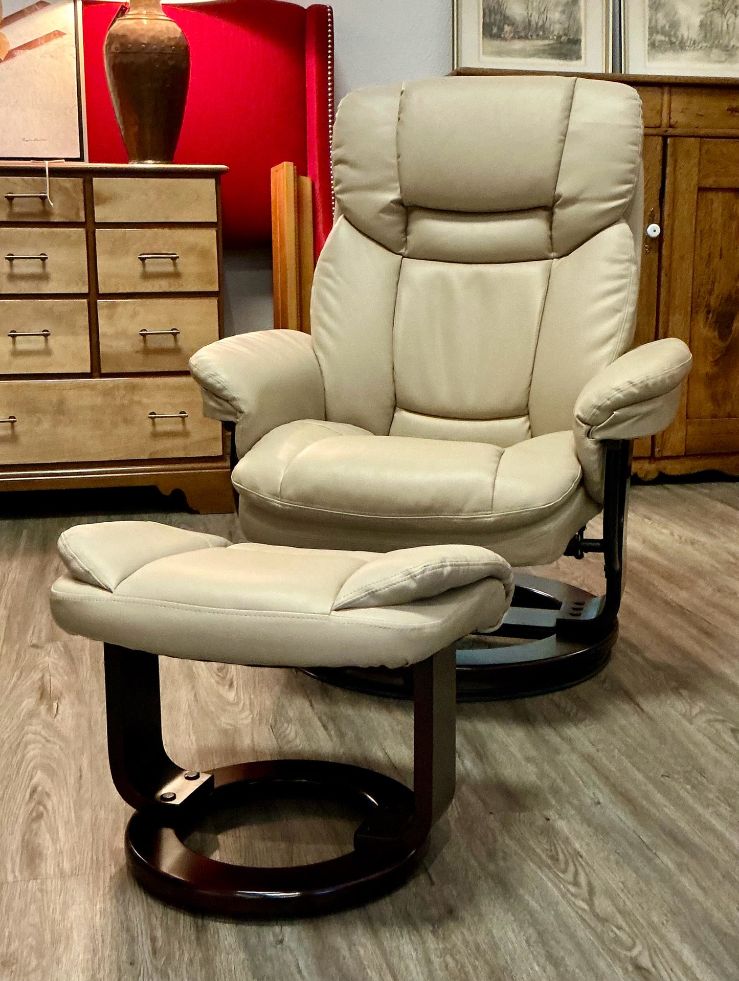 Chair w/Ottoman