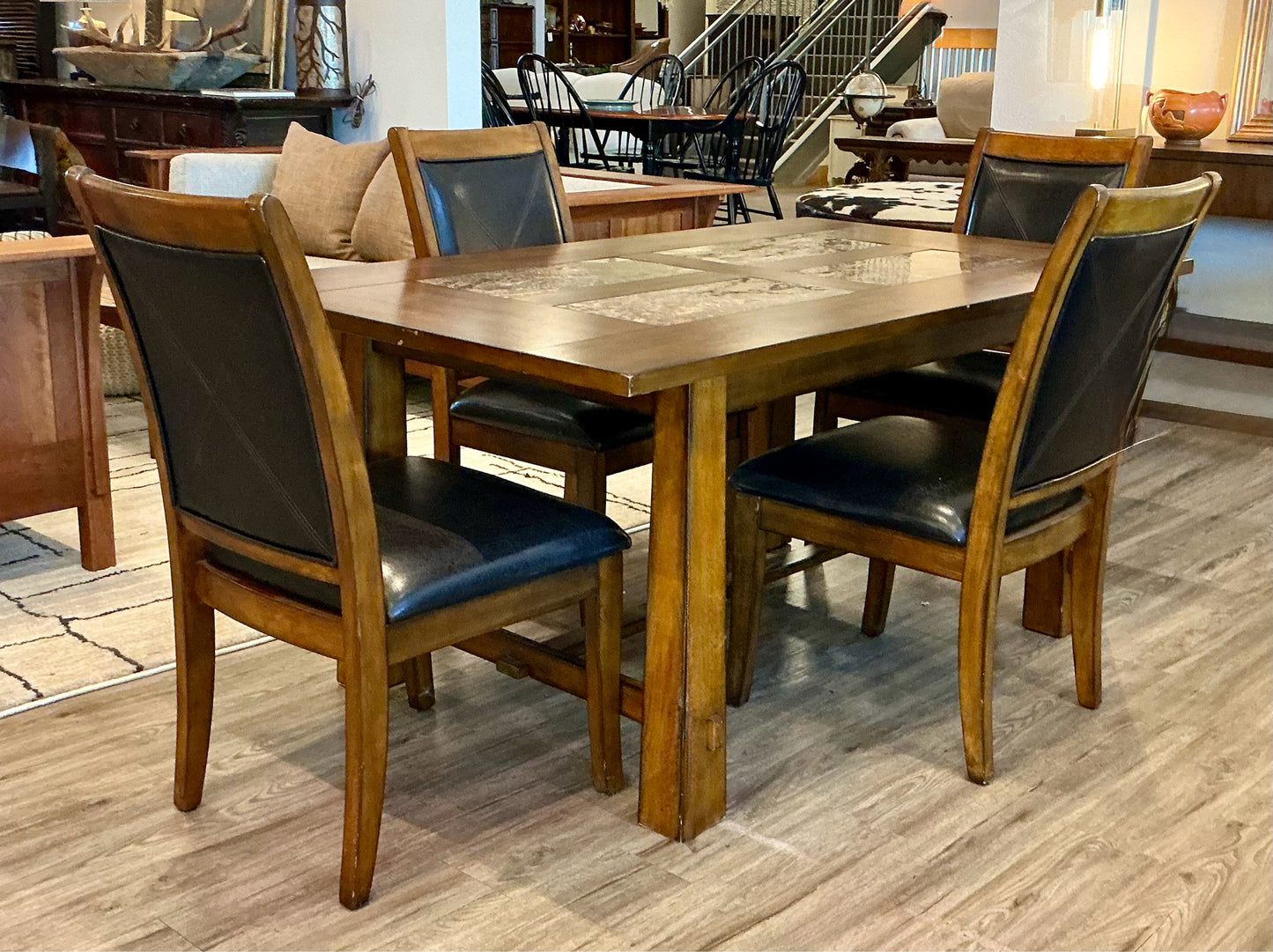 Table & 4 Chairs
