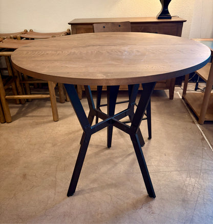 Forma Table & 2 Chairs
