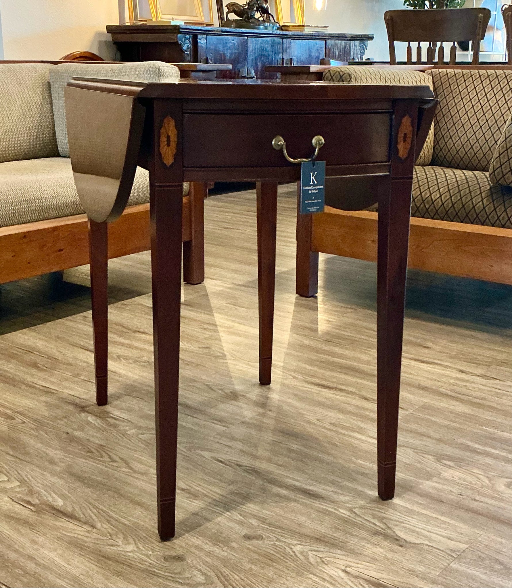Hickory Chair サイドテーブル　アンティーク　送料込み Hickory Chair Co Side Table – consignmyfurniture