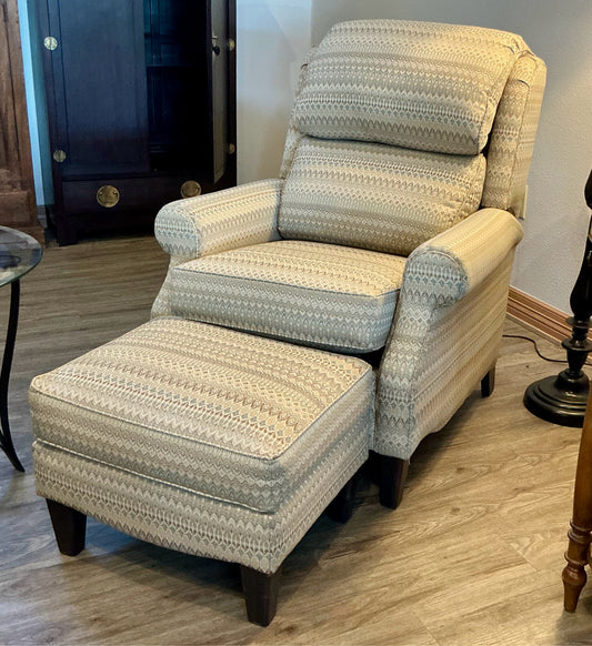 Woodleys Chair w/Ottoman