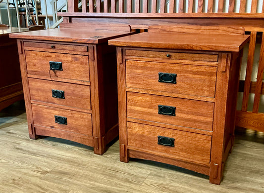 Surewood Pair Nightstands