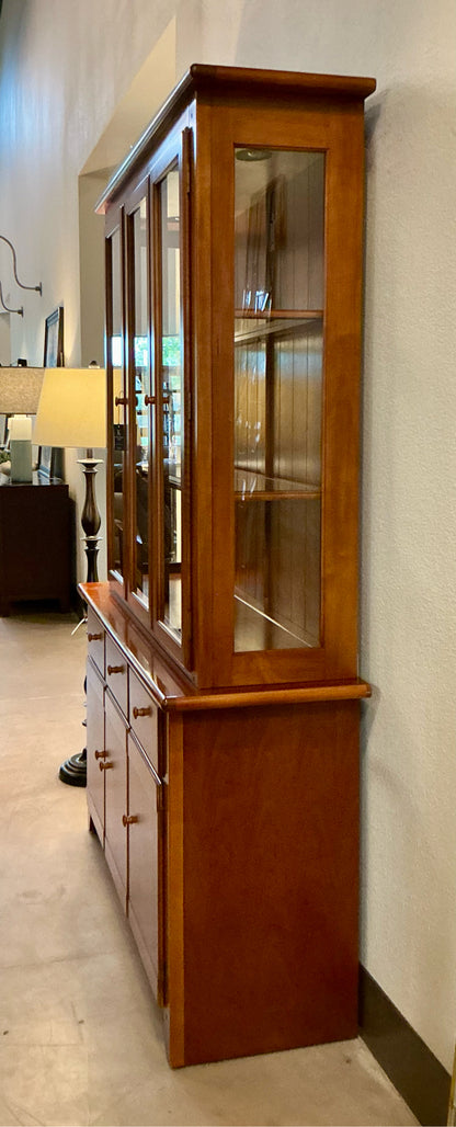 Thomasville China Hutch
