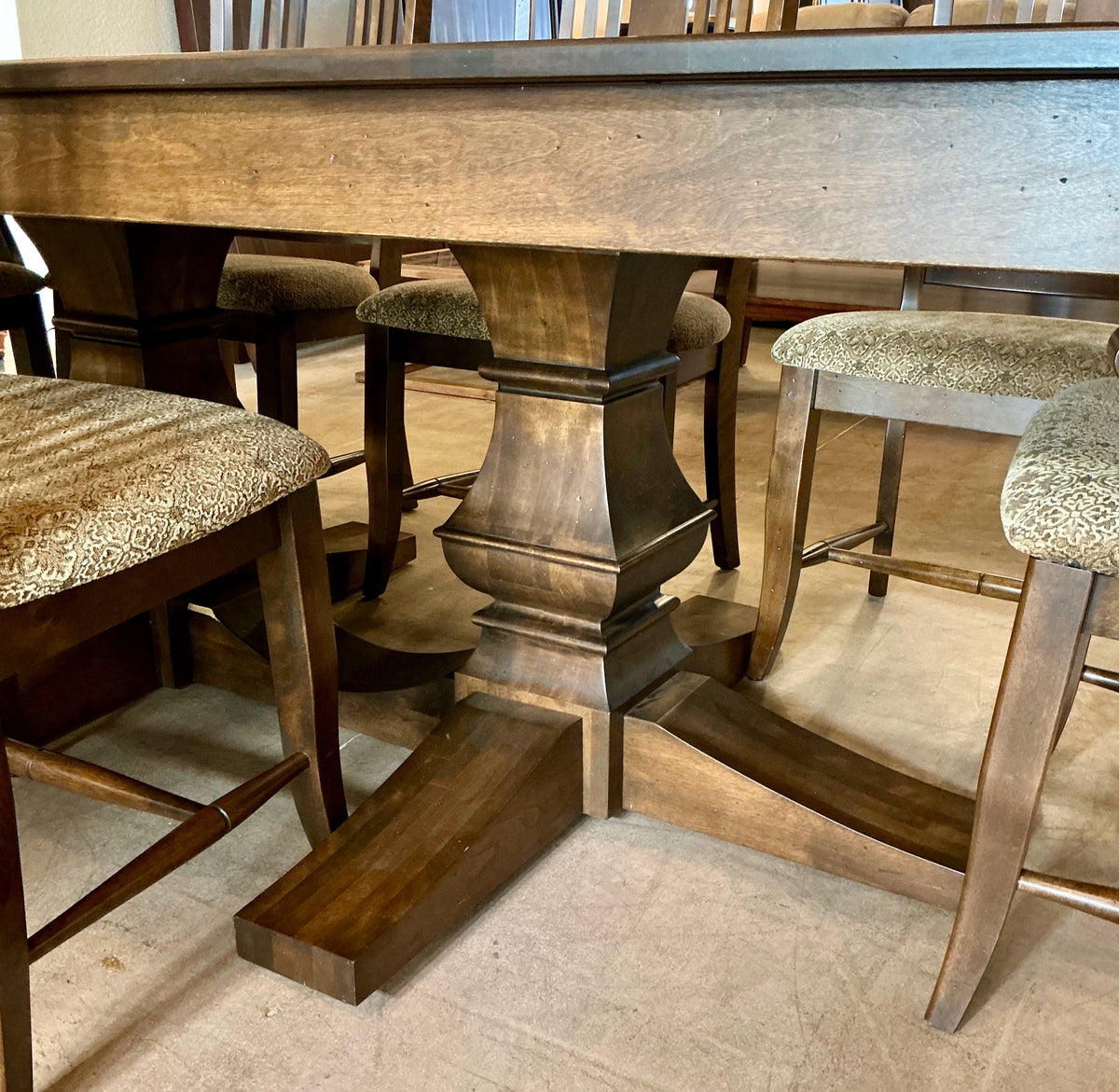 Stickley Dining Table & Chairs