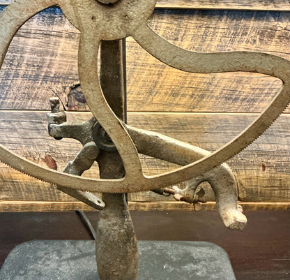 Vintage Studios Lamp