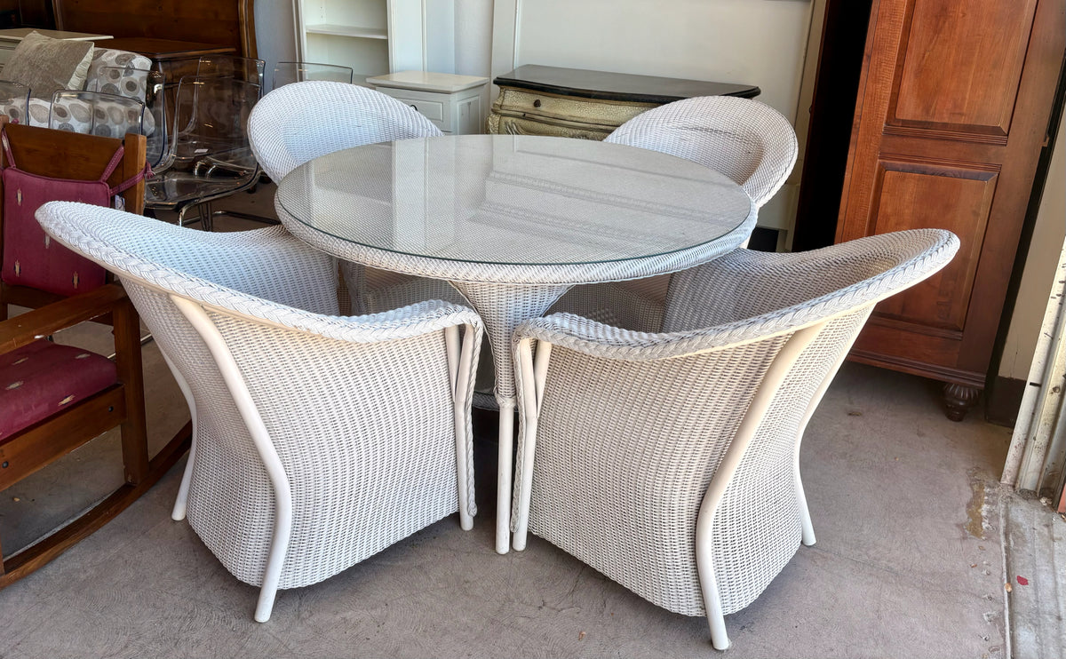 Lloyd Flanders Table & 4 Chairs