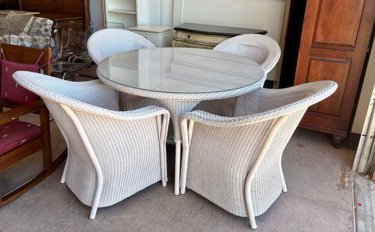 Lloyd Flanders Table & 4 Chairs