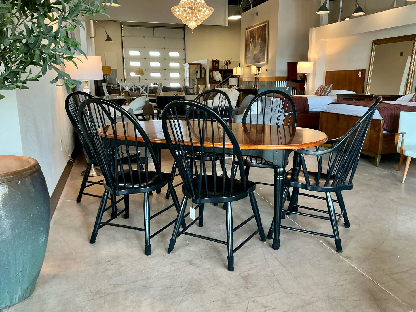 Thomasville Dining Table & Chairs