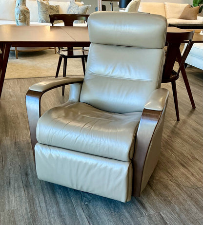 IMG Recliner