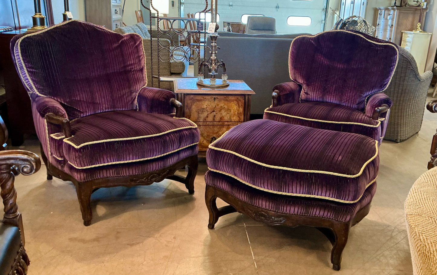 Chair w/Ottoman